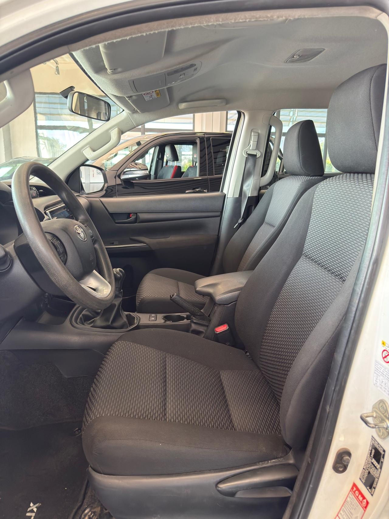 Toyota Hilux 2.4 D-4D 4WD 4 porte Double Cab Comfort