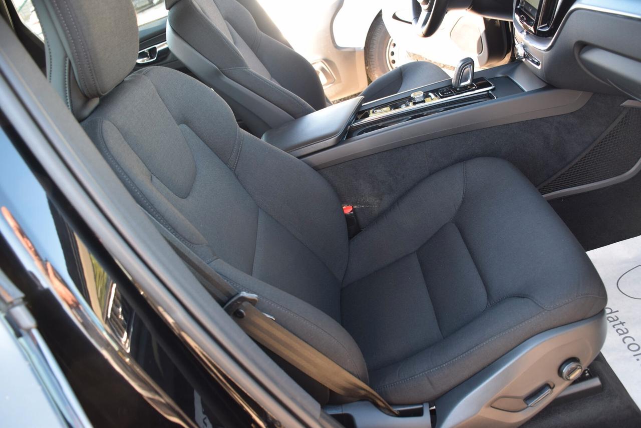Volvo XC 60 XC60 IBRIDA DIESEL 4X4 2.0 B4 AWD AUTOM Geartronic Momentum FULL