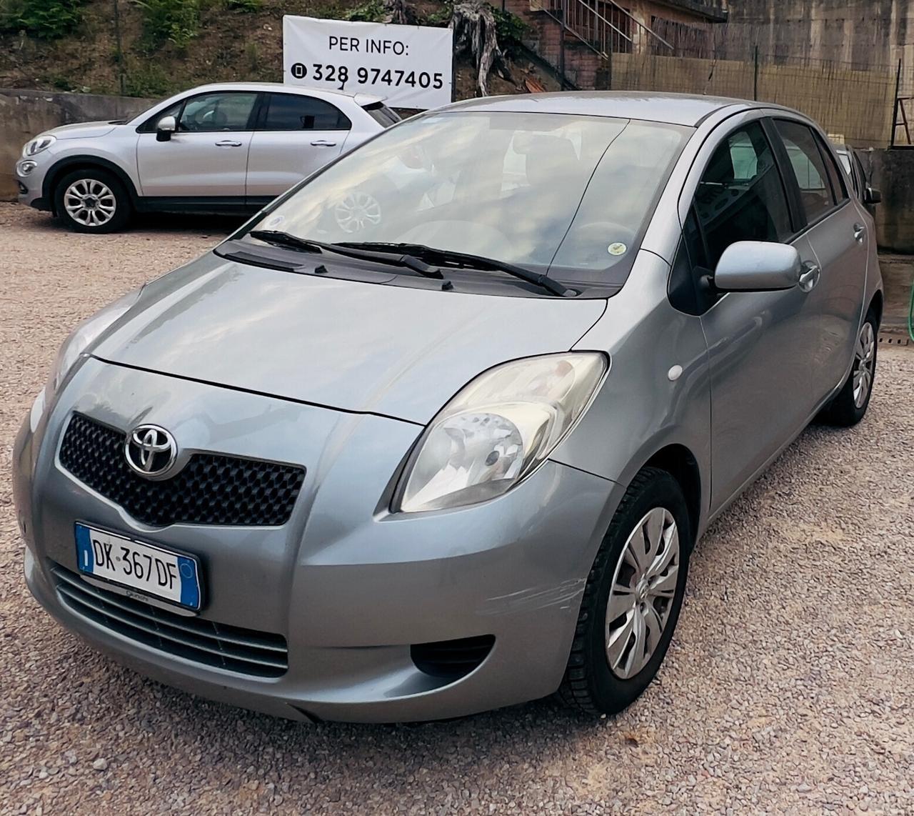Toyota Yaris 1.0 5 porte