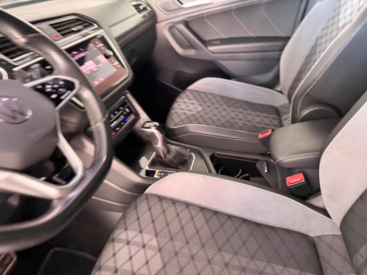 Volkswagen Tiguan 2.0 TDI 150 CV SCR DSG R-Line