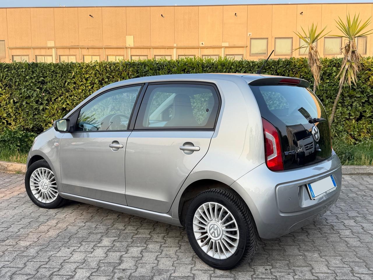 Volkswagen up! 1.0 Metano BlueMotion Technology