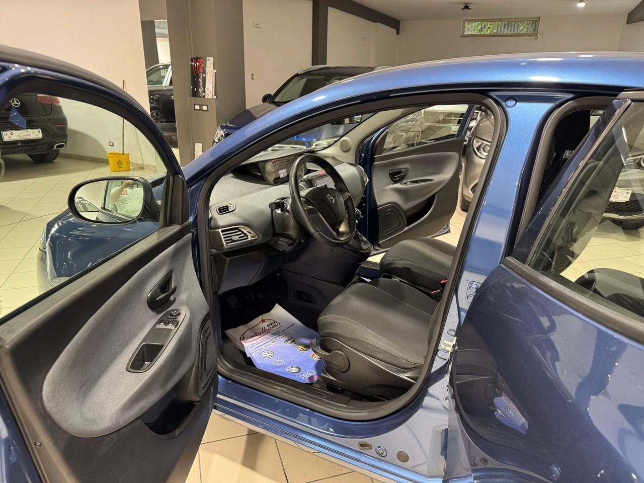 Lancia Ypsilon 1.0 FireFly 5 porte S&S Hybrid Gold