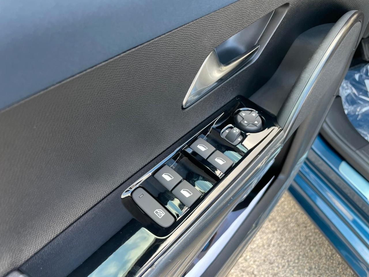 Lancia Ypsilon Hybrid e-DCT Edizione Cassina