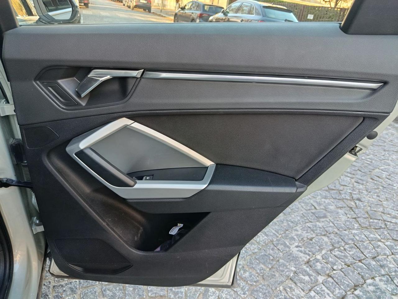 Audi Q3 Business Plus 2.0 35 TDI #8094