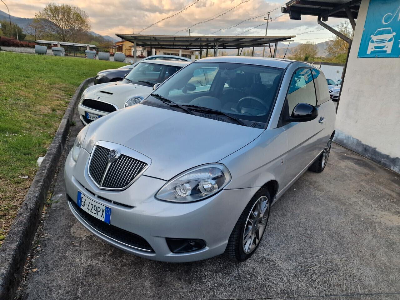 LANCIA YPSILON 1.4 Unyca Ecochic GPL