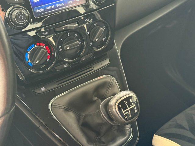 LANCIA Ypsilon 1.2 69 CV 5 porte Gold