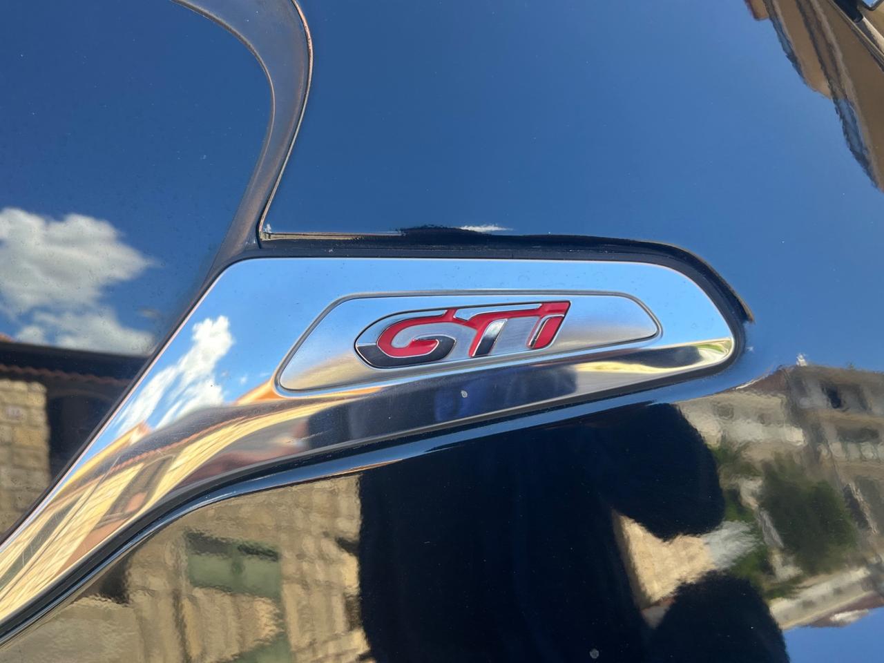 Peugeot 208 1.6 THP 200 CV 3 porte GTi