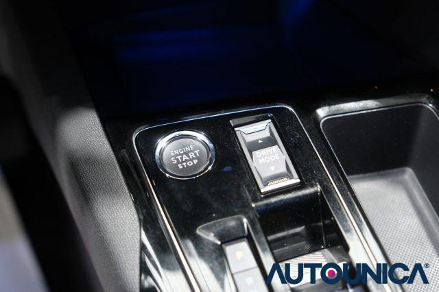 PEUGEOT 3008 HYBRID4 300 E-EAT8 ALLURE PACK