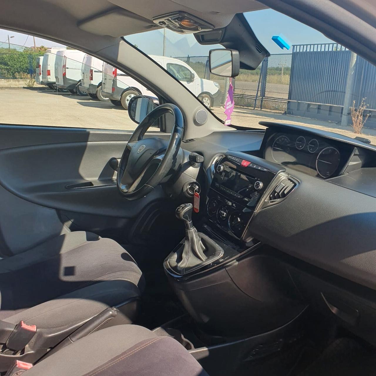 Lancia Ypsilon 1.3 MJT 16V 95 CV 5 porte S&S Platinum