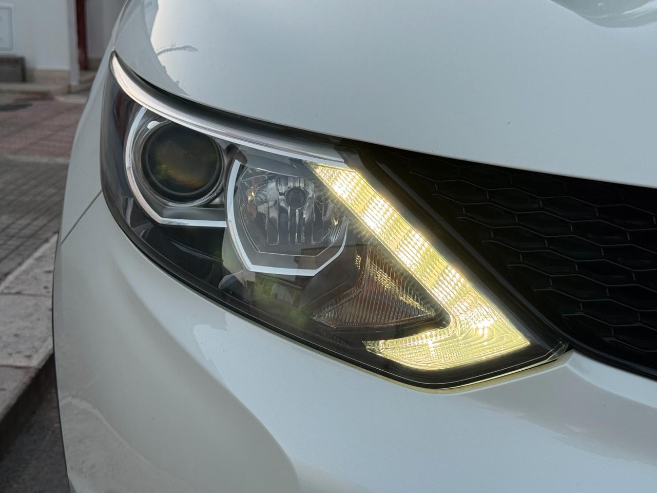 Nissan Qashqai 1.5 dCi Tekna *BIANCO PERLA - 2015