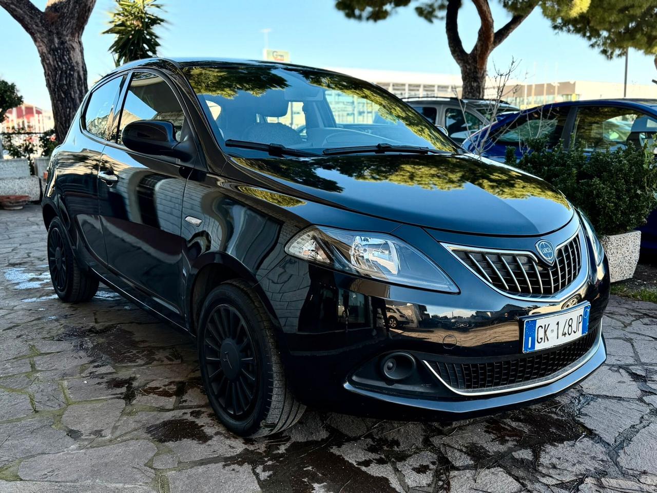 Lancia Ypsilon 1.0 FireFly 5 porte S&S Hybrid Silver