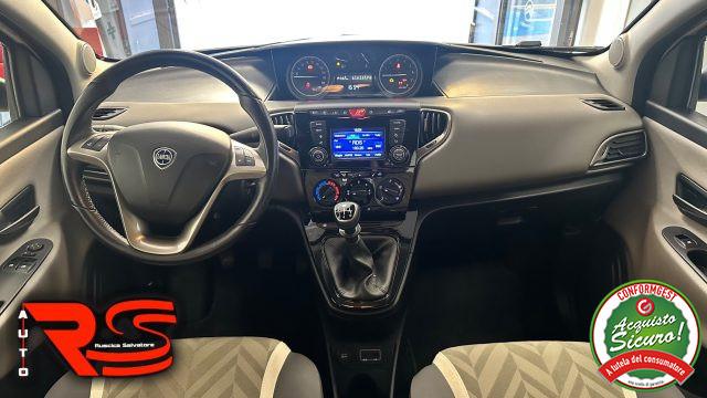 LANCIA Ypsilon 1.2 69 CV 5 porte Gold Adatta Neopatentati