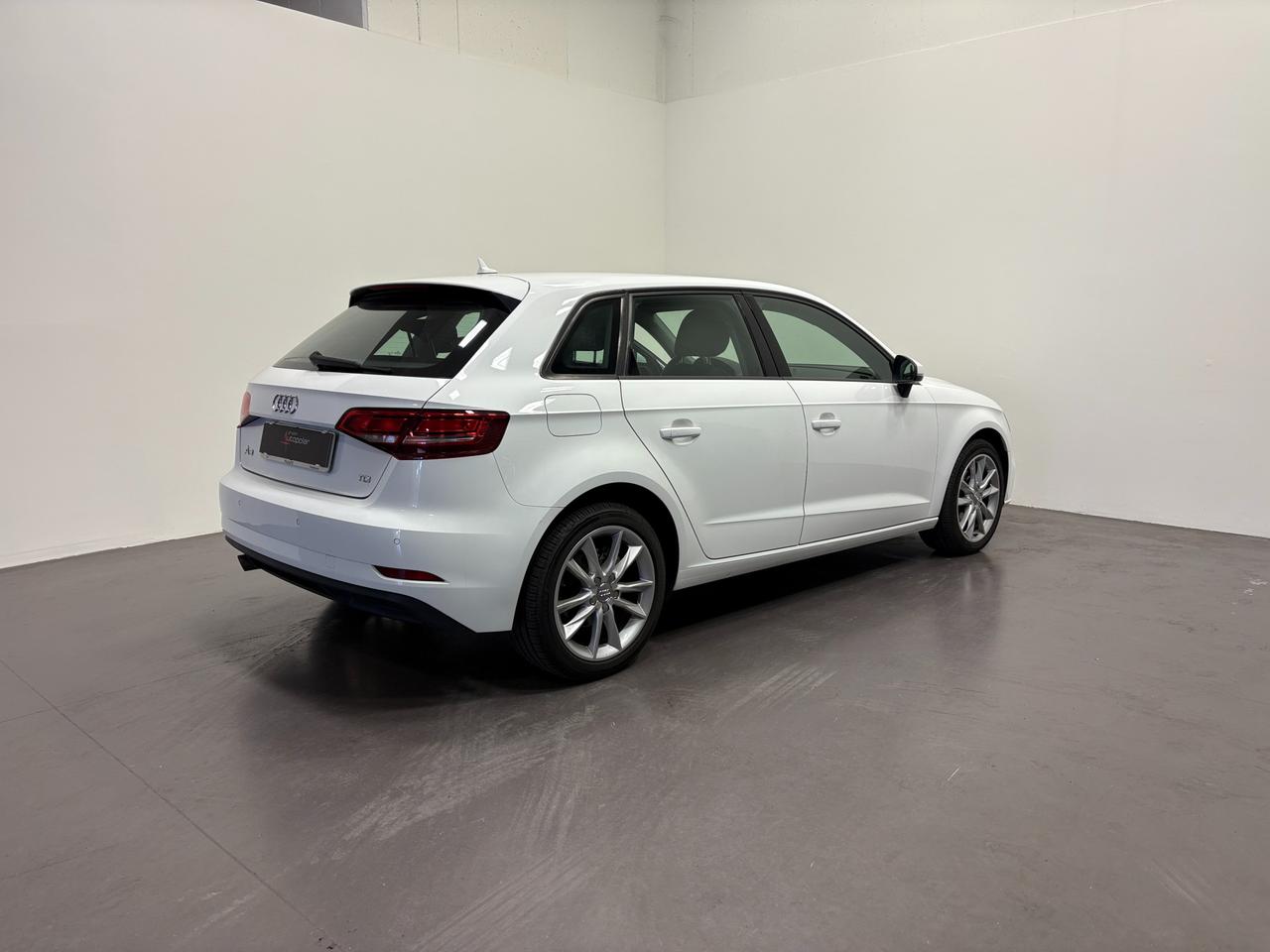 AUDI A3 SPORTBACK 1.6 TDI BUSINESS