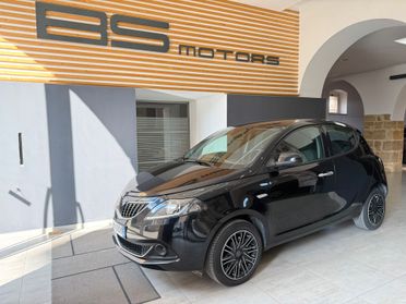 Lancia Ypsilon 1.0 FireFly 5 porte S&S Hybrid Silver Plus