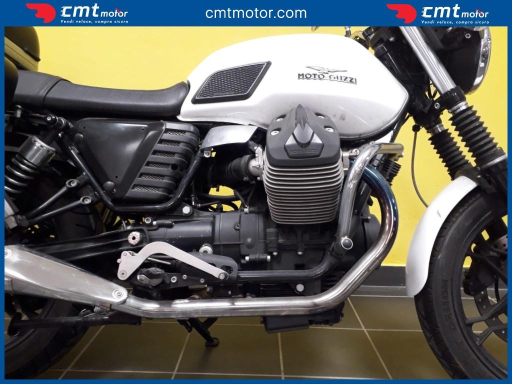 Moto Guzzi V7 - 2012