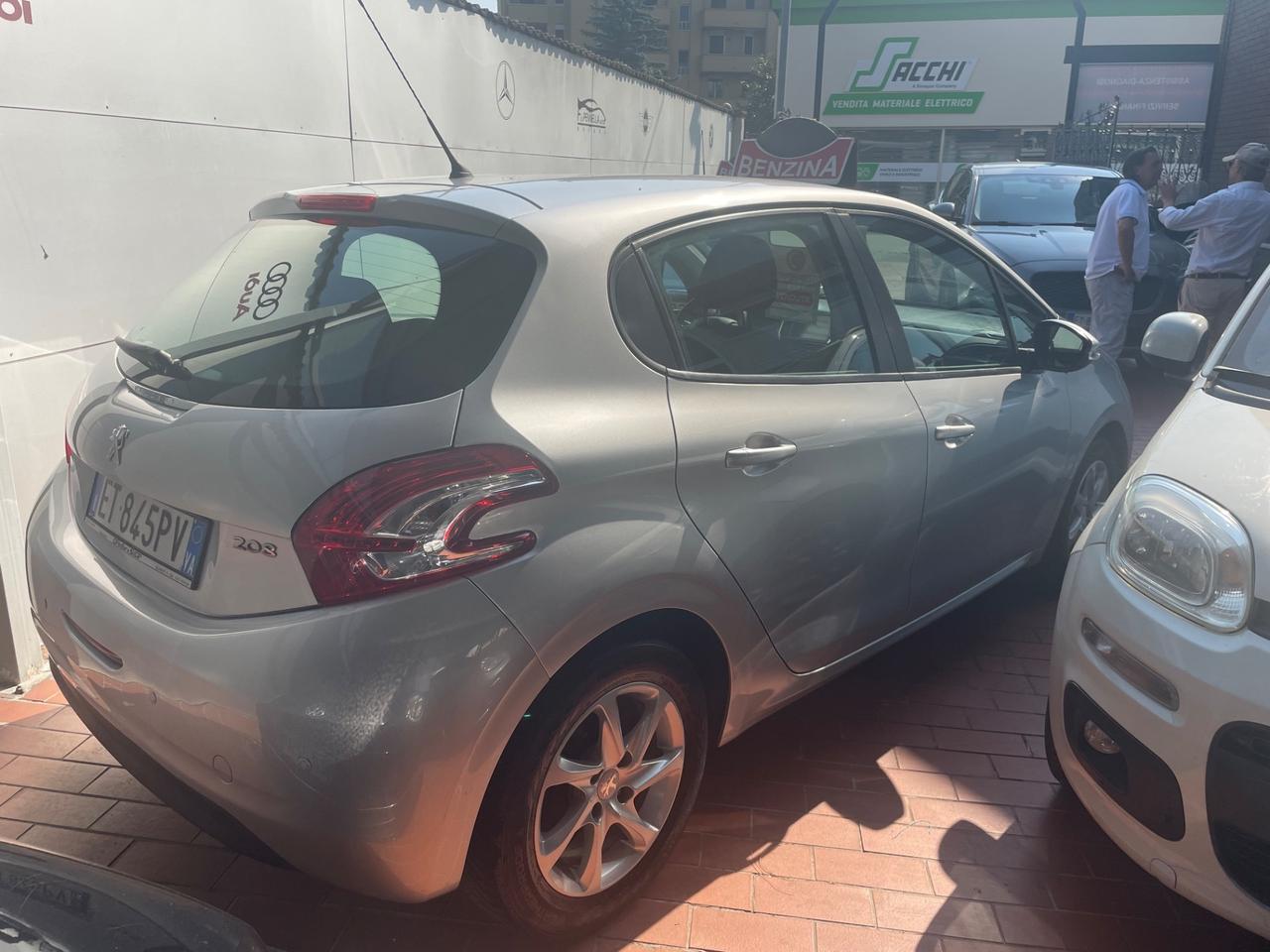 Peugeot 208 1.2 VTi 82 CV 3 porte Allure