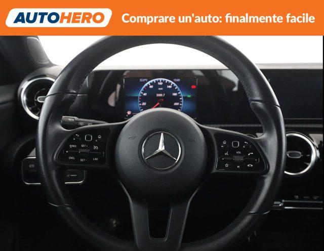 MERCEDES-BENZ A 180 d Business