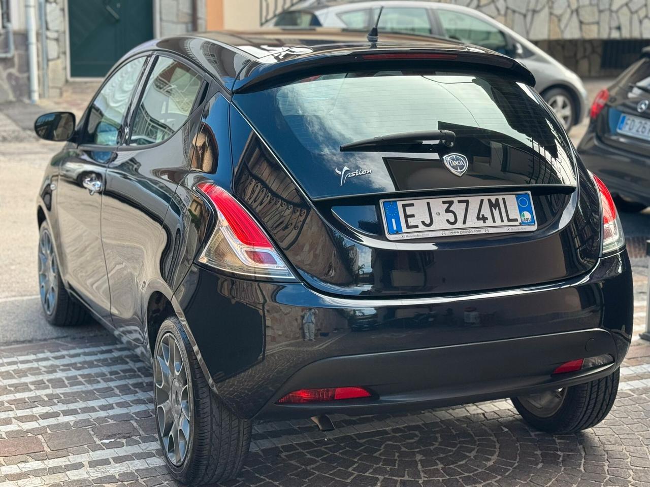 Lancia Ypsilon 0.9 TwinAir 85 CV 5 porte S&S Gold