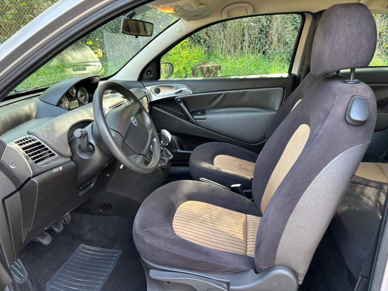 Lancia Ypsilon 1.4 16V Platino NEOPATENTATI