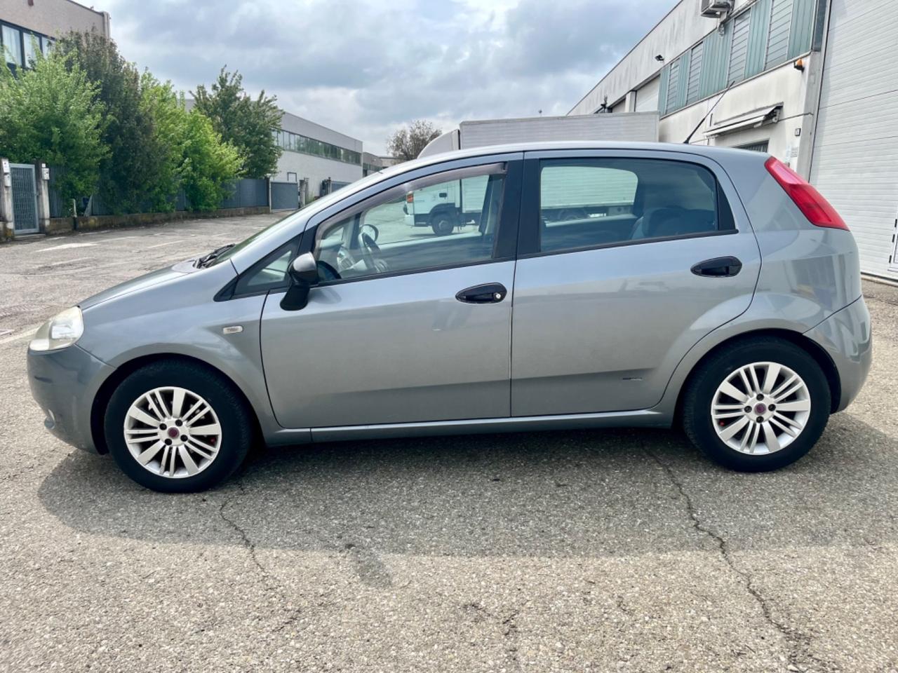 Fiat Grande Punto 1.4benz 2006 184.000km per neopatentati