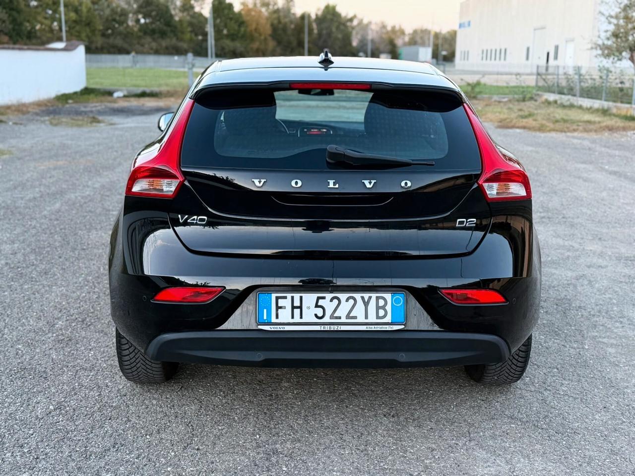 VOLVO V40 2.0 BERLINA DIESEL D2 EURO6B