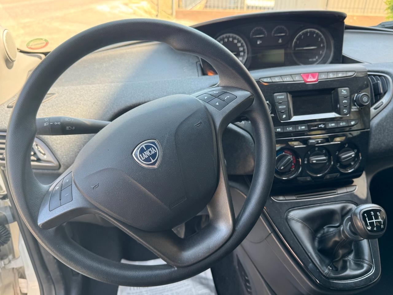 Lancia Ypsilon 1.2 69 CV 5 porte Elefantino Blu