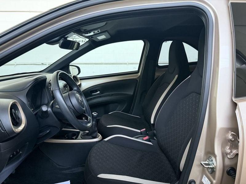 Toyota Aygo X Aygo X 1.0 Lounge Air 72cv TUA DA 169,00 EURO AL MESE