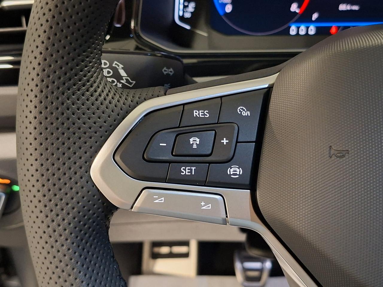 Volkswagen T-Roc 1.0 TSI 116CV R-Line Plus OPACA Km.0