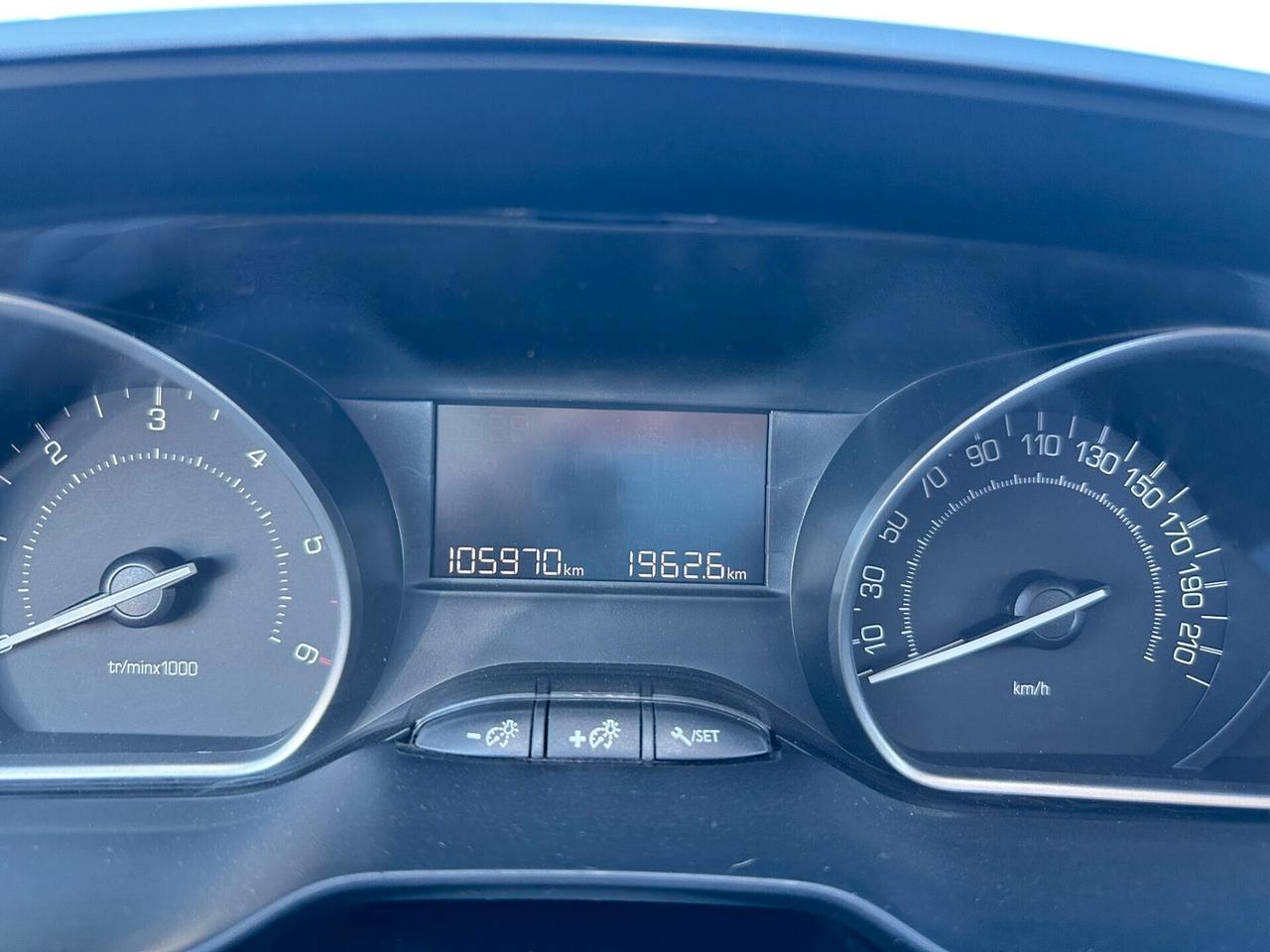 Peugeot 208 BlueHDi 75