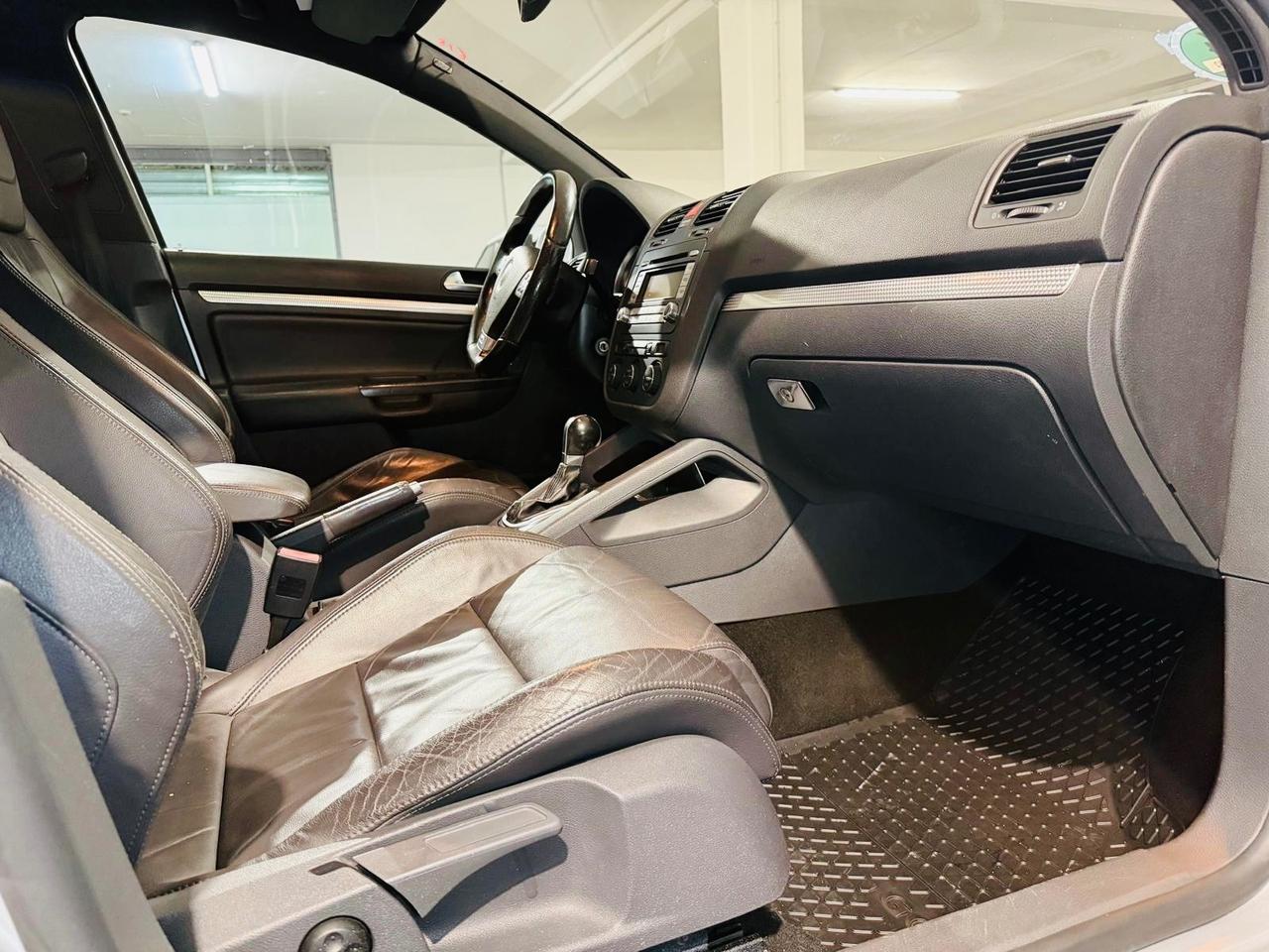 Volkswagen Golf 3.2 VR6 4mot. 5p. R32