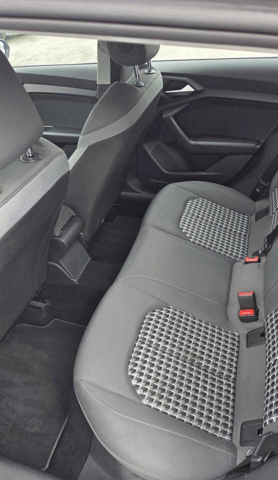 Audi A1 citycarver 30 TFSI S tronic