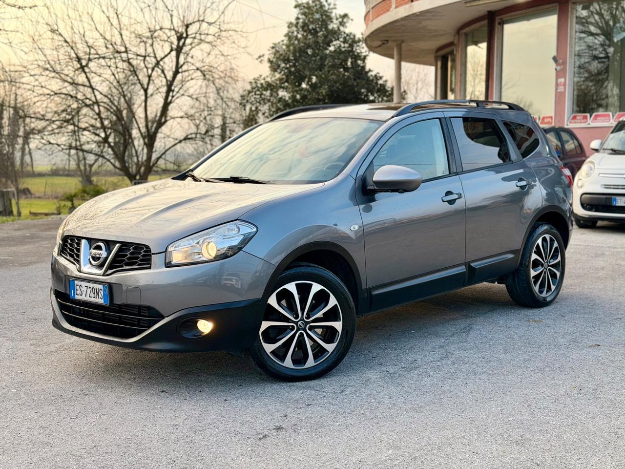 Nissan Qashqai 2013 1,6 dci 7 posti km 167,000 garanzia 12 mesi