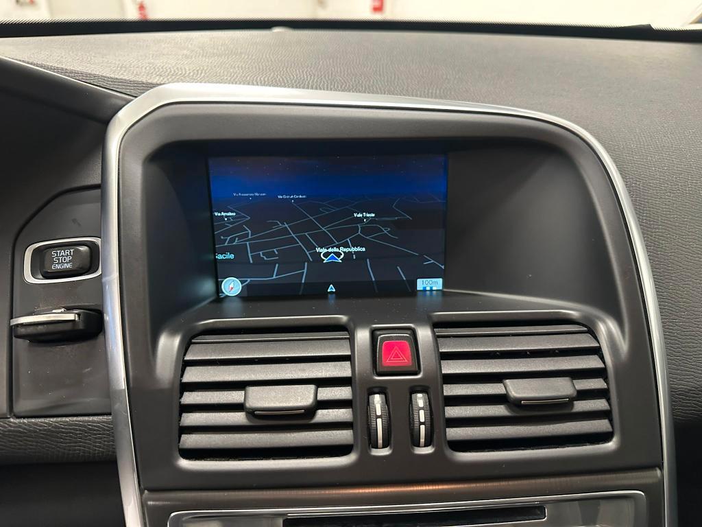 Volvo XC60 2.4 d4 Momentum awd 181cv geartronic