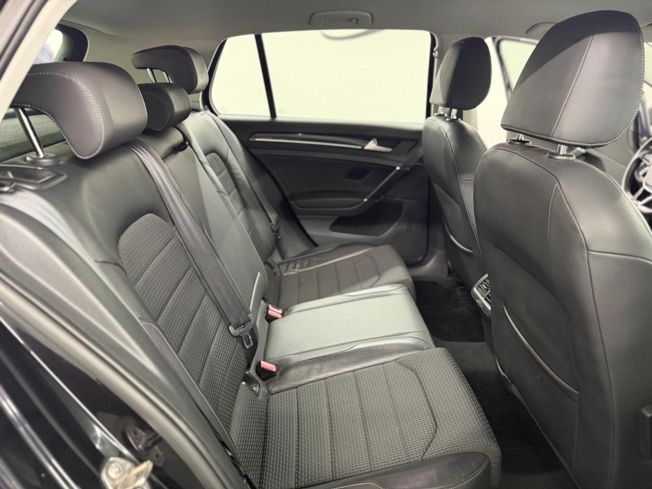 VOLKSWAGEN GOLF (anno 2013)