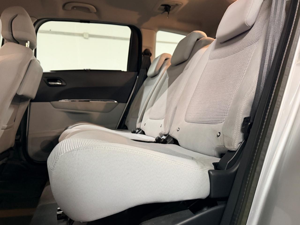 Peugeot 5008 1.6 e-HDi 112CV Stop&Start cambio robotizzato Active