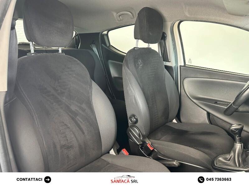Lancia Ypsilon 1.2 69 CV 5 porte Platinum