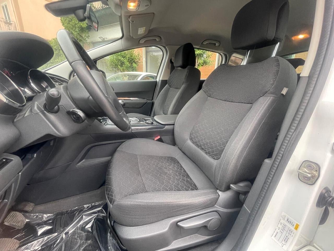 Peugeot 3008 1.6 HDi 115CV Allure