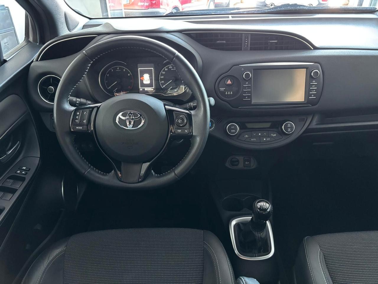 Toyota Yaris 2017 - 1.0 69 CV 80000 KM NEOPATENTATI!!