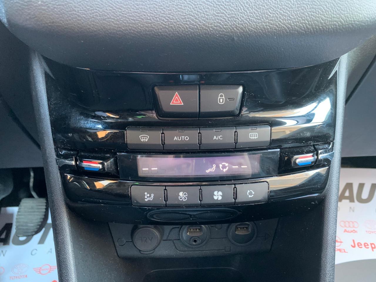 Peugeot 208 1.2 VTi 82 CV 3 porte Allure