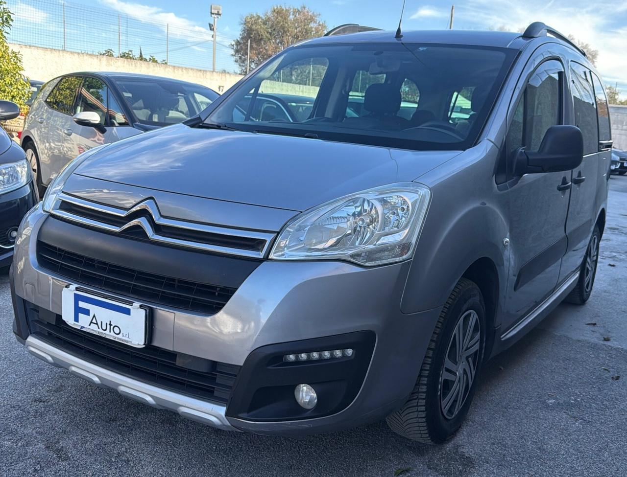Citroen Berlingo Multispace BlueHDi 1.6 120cv,Apple CarPlay,retrocamera,ecc.