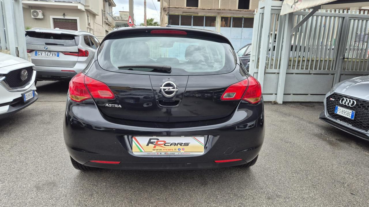 Opel Astra 1.6 T 16V 5 porte Cosmo