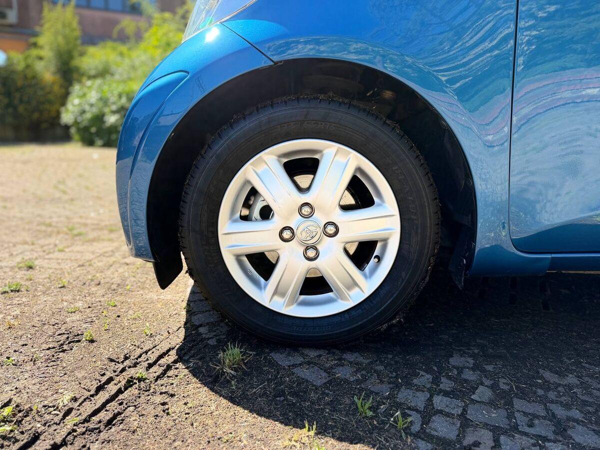 Toyota iQ 1.0 Active (sol) E5