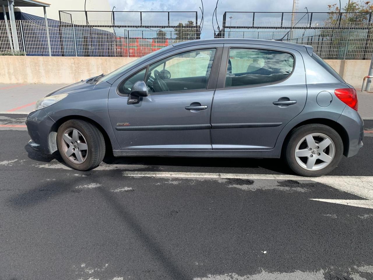 Peugeot 207 1.4 HDi 70CV 5p. X Line Mix