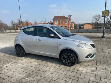 Lancia Ypsilon 1.2 69 CV UNI.PRO 12 MESI GARANZIA