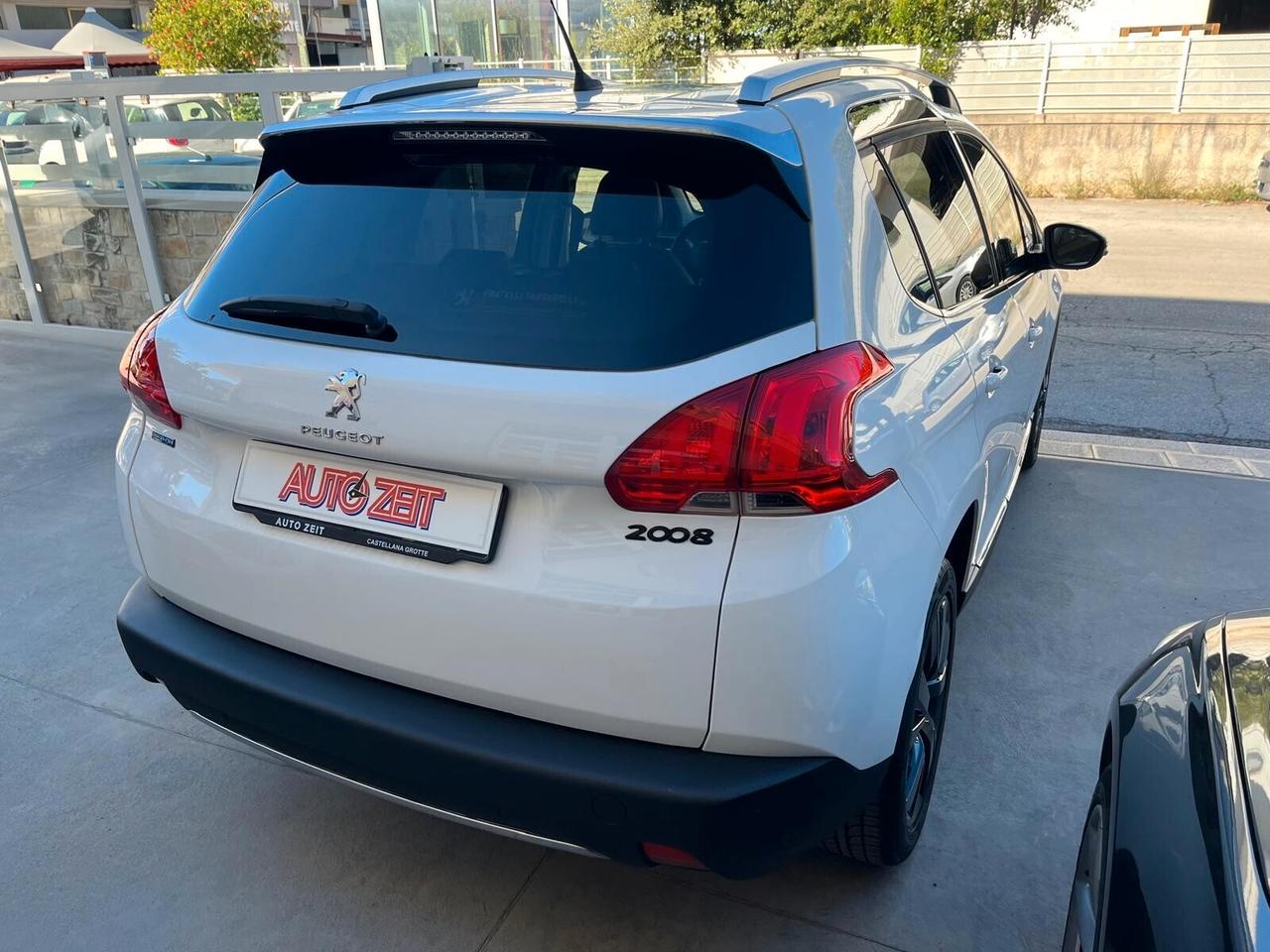 Peugeot 2008 BlueHDi 120 S&S Féline