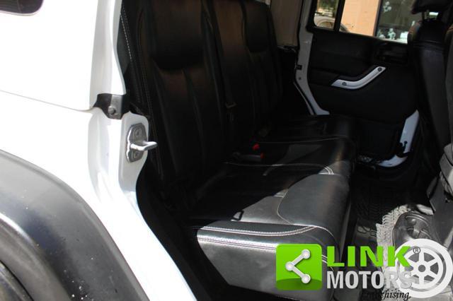 JEEP Wrangler Unlimited 2.8 CRD DPF Sahara Auto