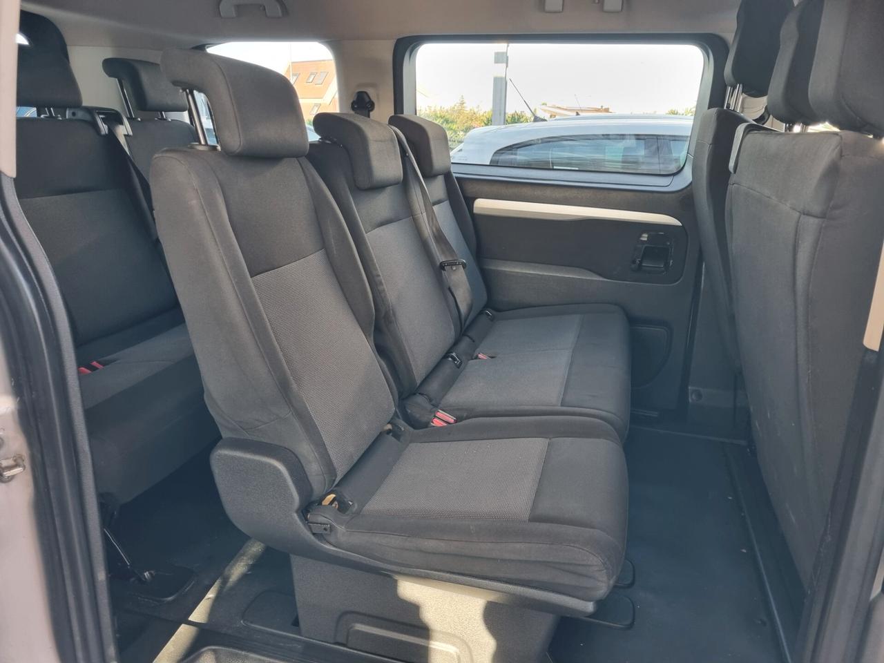 Peugeot TRAVELLER BLUEHDI 120 S&S BUSINESS STANDARD FP TRAVELLER BLUEHDI 120 S&S BUSINESS STANDARD FP