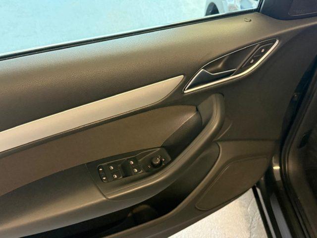 AUDI Q3 2.0 TDI 120 CV Business