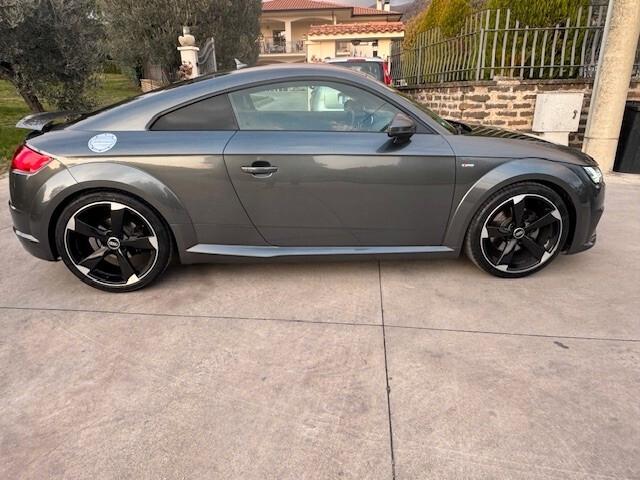 Audi TT Coupé 2.0 TFSI S line