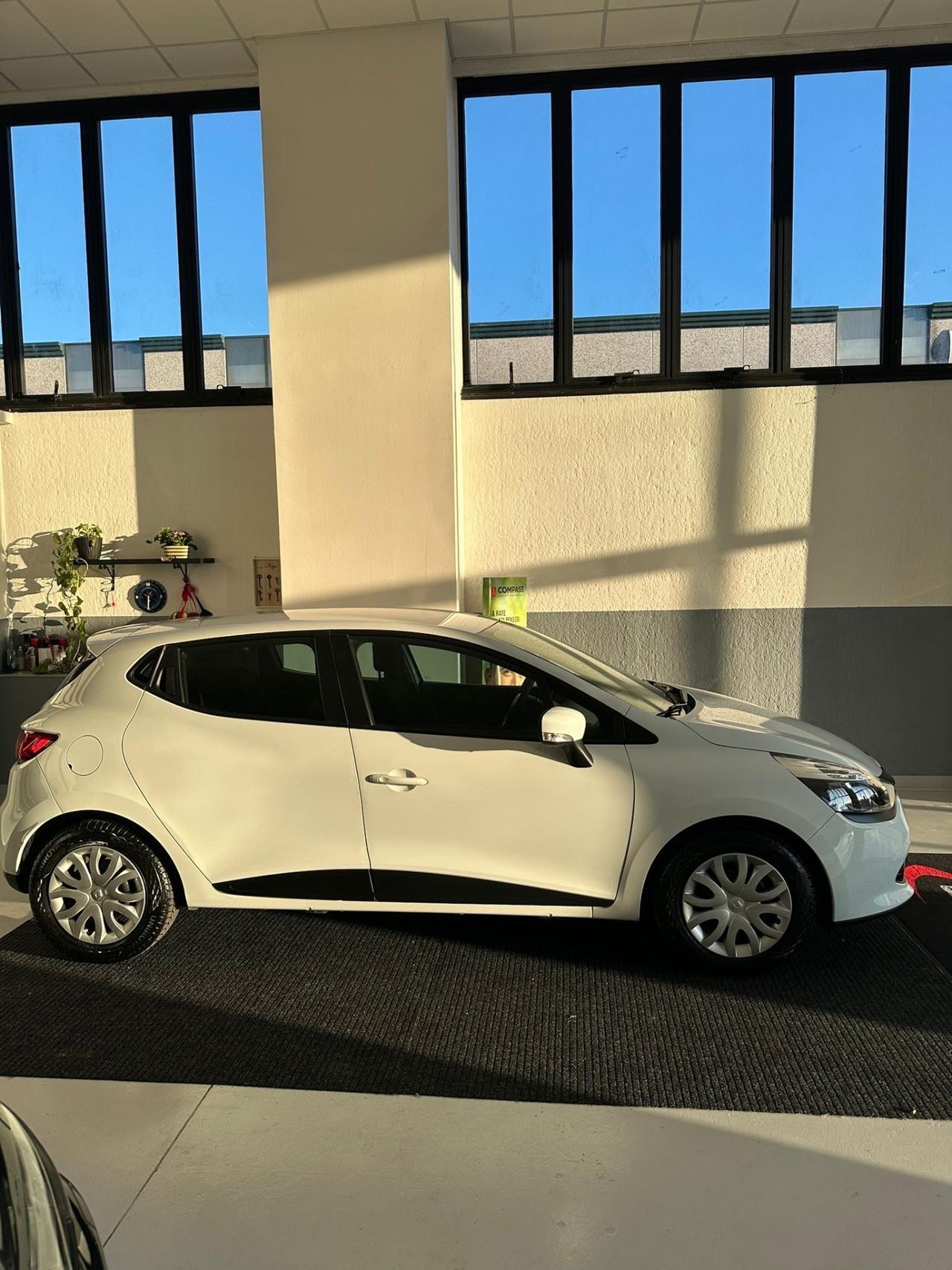 Renault Clio 1.2 75CV 5 porte Wave